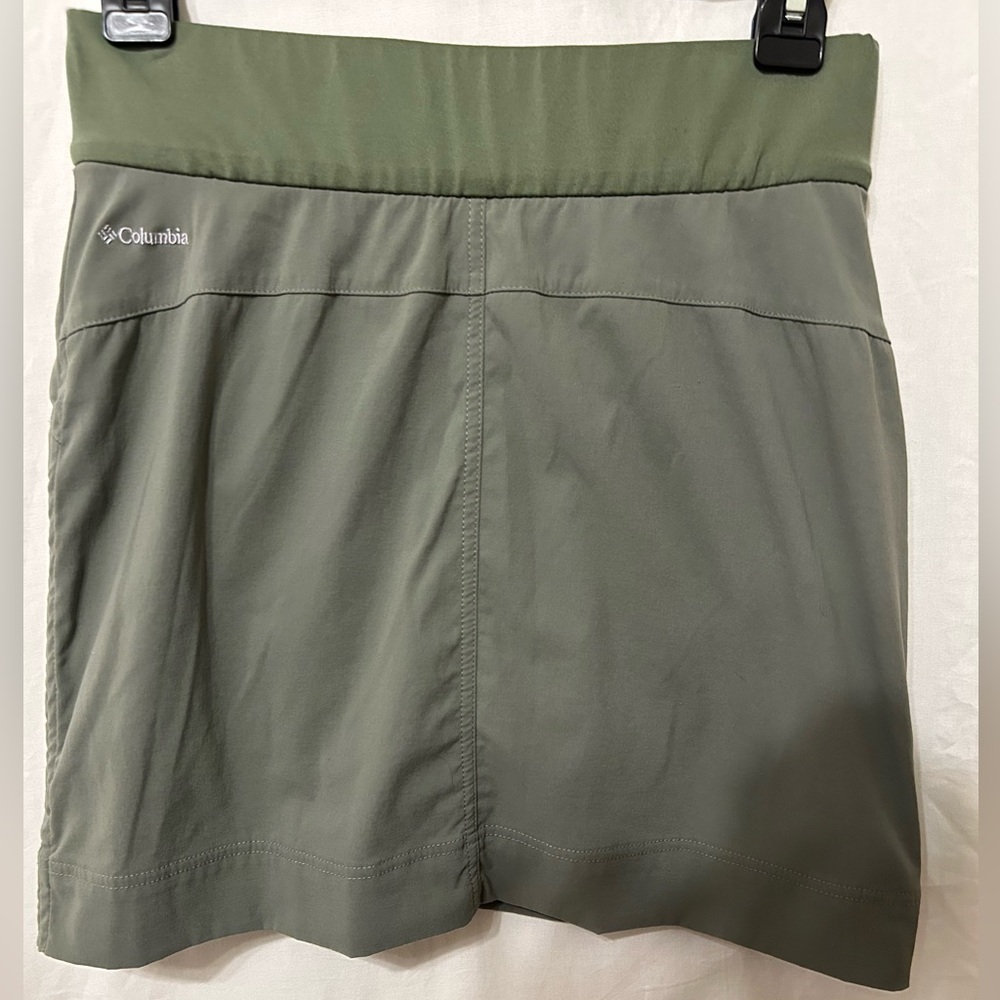SOLD Columbia Omni-Shield Olive Green Skort – Water-Repellent & Stretchy 🌿✨